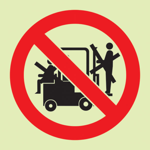 lifting-of-persons-on-forklifts-prohibited-sabs-approved